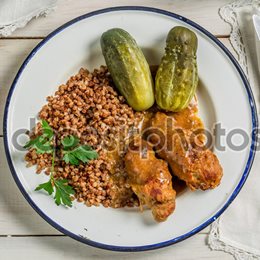 Zrazy wołowe z ogórkiem i grzybami