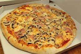 3. Pizza Wiejska